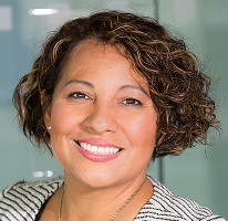 Claire Ashford, responsabile compliance in ambito di regolamentazione finanziaria, ritratto